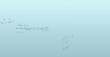 Mavi arka planda matematiksel veri işleme animasyonu. Bilim ve öğrenme kavramı dijital olarak oluşturulmuş video.