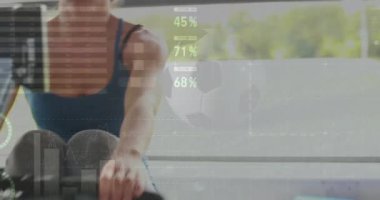 Spor salonunda kürek çeken üç beyaz kadın üzerinde veri işleme animasyonu. Spor fitness ve iş veri teknolojisi kavramı