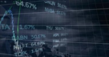 Kırık pound sembollerinin üzerinde veri işleme animasyonu. Küresel iş ve dijital arayüz kavramı dijital olarak oluşturulmuş video.