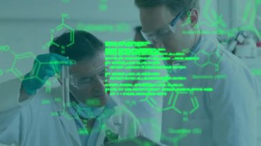 Laboratuvarda çalışan iki beyaz erkek bilim adamı üzerinde tıbbi veri işleme animasyonu. Tıbbi araştırma ve bilim teknolojisi kavramı