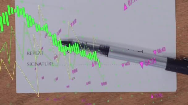 Анимация Обработки Данных Крупным Планом Ручки Пустой Бумаги Деревянной Поверхности — стоковое видео