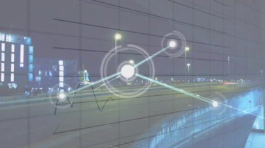 Finansal veri işlemenin animasyonu ve şehir manzarası üzerindeki bağlantı ağı. Küresel ağlar, işletmeler, finansmanlar, hesaplama ve veri işleme kavramı dijital olarak oluşturuldu.