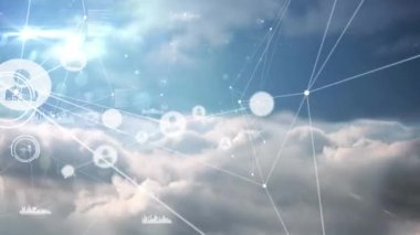 Bulutların üzerindeki simgelerle bağlantı ağının animasyonu. Küresel ağlar, işletmeler, finansmanlar, hesaplama ve veri işleme kavramı dijital olarak oluşturuldu.