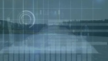 Manzara ve finansal veri işleme animasyonu. Küresel iş, finans, hesaplama ve veri işleme kavramı dijital olarak oluşturulmuş video.