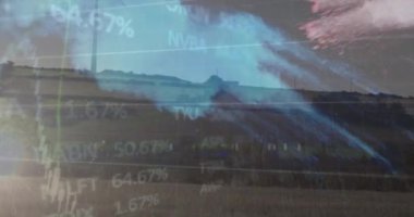 Finansal veri işleme ve rüzgar türbini üzerindeki tozların animasyonu. Küresel rüzgar enerjisi, işletme, finans, hesaplama, dijital arayüz ve veri işleme kavramı dijital olarak oluşturuldu.