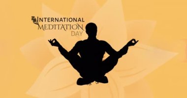 Meditasyon Günü 'nün animasyonu mesaj pankartı ve yoga yapan bir adamın silueti çiçek arkaplanında poz veriyor. Uluslararası meditasyon günü farkındalığı