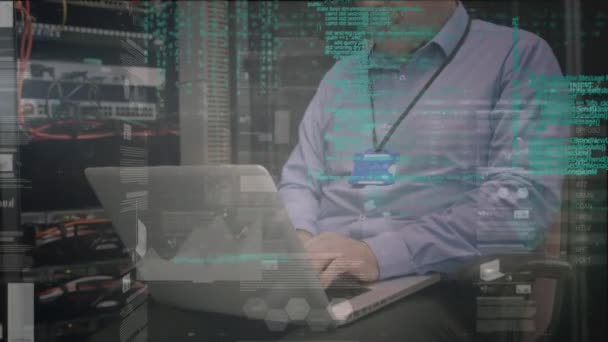 Animação Processamento Dados Sobre Homem Negócios Caucasiano Usando Laptop Conceito — Vídeo de Stock