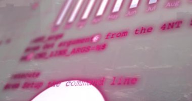 Şehir manzarası üzerinde finansal veri işleme animasyonu. Küresel iş, finans, hesaplama, veri işleme ve bağlantılar konsepti dijital olarak oluşturulmuş video.