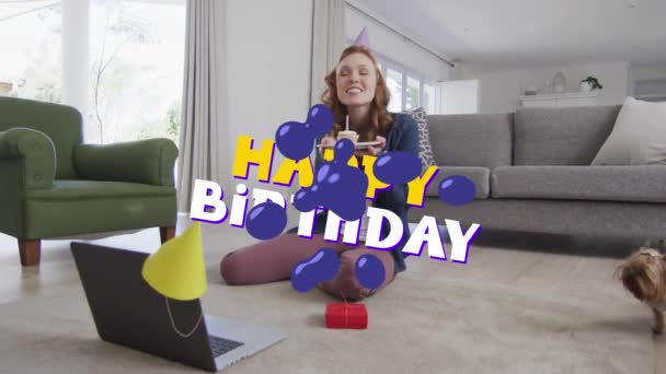 Анимация Поздравления Днем Рождения Над Белой Женщиной Использующей Ноутбук Видеозвонка — стоковое видео