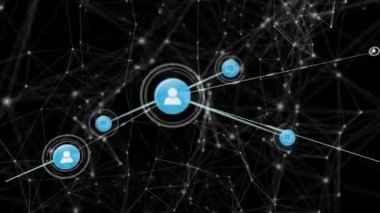 Siyah arkaplan üzerindeki simgelerle bağlantı ağının animasyonu. Küresel ağlar, iş dünyası, finans, bulut hesaplama ve veri işleme kavramı dijital olarak oluşturulmuş video.