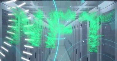 Nft ve 5G metinlerinin canlandırması ve sunucu odasını tarama. Küresel teknoloji ve dijital arayüz konsepti dijital olarak oluşturulmuş video.