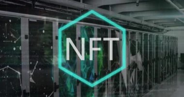 Nft metninin animasyonu, bilgisayar sunucularının veri işlemesi. Küresel iş, finans, hesaplama ve veri işleme kavramı dijital olarak oluşturulmuş video.