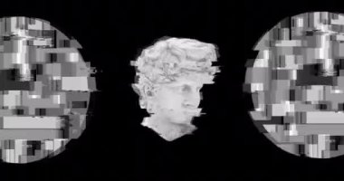 Siyah arka planda antik kafa heykellerinin soyut şekillerinin canlandırılması. Soyut, sanat, renk ve hareket konsepti dijital olarak oluşturulmuş video.