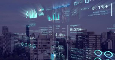 Şehir manzarası üzerinde finansal veri işleme animasyonu. Küresel ağlar, işletmeler, finansmanlar, hesaplama ve veri işleme kavramı dijital olarak oluşturuldu.