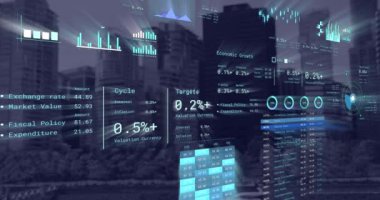 Şehir manzarası üzerinde finansal veri işleme animasyonu. Küresel ağlar, işletmeler, finansmanlar, hesaplama ve veri işleme kavramı dijital olarak oluşturuldu.