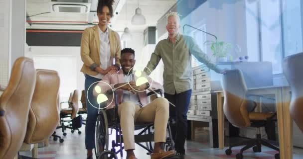 Animace Zpracování Dat Přes Různorodé Podnikatele Afroameričana Invalidním Vozíku Globální — Stock video