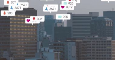 Açık gökyüzüne karşı modern binaların üzerinde değişen sayılarla bildirim etiketlerinin canlandırılması. Dijital bileşik, çoklu pozlama, sosyal medya, büyüme, iş, mimari ve teknoloji.