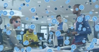 Çeşitli iş arkadaşlarının ofiste raporları tartışması üzerine numaralarla bağlantılı simgelerin canlandırılması. Dijital bileşik, çoklu pozlama, iletişim, planlama, iş, takım çalışması ve teknoloji kavramı.