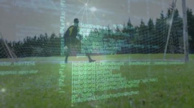 Beyazlı futbolcu ve sahada futbola bağlı bağlantıların animasyonu. Küresel spor, bağlantılar, hesaplama ve veri işleme kavramı dijital olarak oluşturulmuş video.