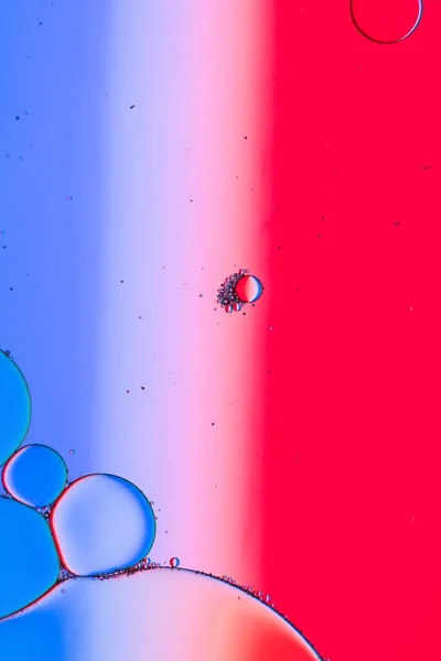 Макро Крупним Планом Водяні Бульбашки Копіювальним Простором Синьому Білому Червоному — стокове фото
