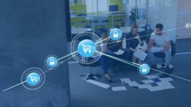 Ofisteki belgeler üzerinde tartışan çeşitli meslektaşlar üzerine dijital simge ağının animasyonu. Küresel ağ ve iş teknolojisi kavramı