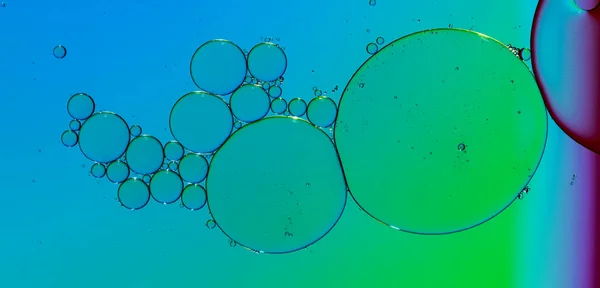 Macro Close Van Waterbellen Met Kopieerruimte Groene Blauwe Achtergrond Macro — Stockfoto