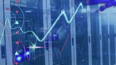 Sunucu odasında dünya haritasıyla veri işleme animasyonu. Küresel teknoloji, bilgisayar ve dijital arayüz kavramı dijital olarak oluşturulmuş video.