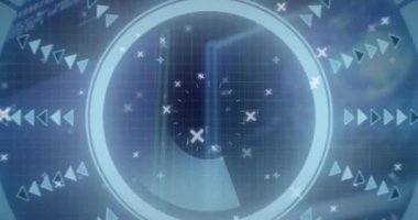 Mavi arkaplan ile veri işleme arayüzü üzerinde yuvarlak tarayıcının animasyonu. Bilgisayar arayüzü ve iş teknolojisi kavramı