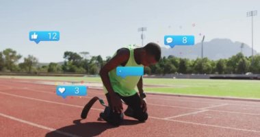 Tebligat animasyonu, protez bacaklı Afro-Amerikan adam pist üzerinde diz çöküp çığlık atıyor. Dijital kompozit, sosyal medya, egzersiz, fitness, ampütasyon, sporcu, tezahürat ve sakatlık.