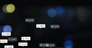 Odak ışıkları dışında sosyal medya veri işleme animasyonu. Küresel bulut hesaplama, dijital arayüz ve veri işleme kavramı dijital olarak oluşturulmuş video.