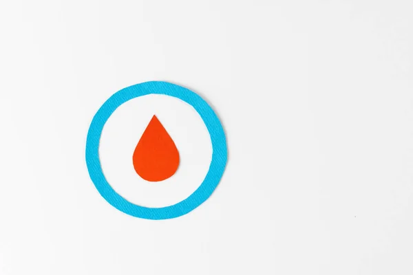 Vércsepp Kék Gyűrűben Fehér Háttérrel Fénymásolási Hellyel Vércukorszint Cukorbetegség Egészségtudatosság — Stock Fotó