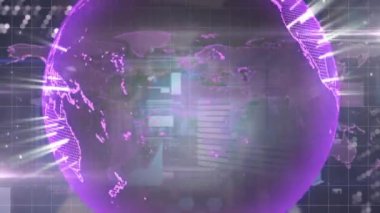 Finansal veri işleme üzerine dünyanın animasyonu ve kara arka planda dünya haritası. Küresel iş, finans ve dijital arayüz kavramı dijital olarak oluşturulmuş video.