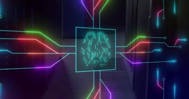 Beynin etrafındaki ışıklandırılmış devre kartı kalıbının sunucu odasında kare şeklinde canlandırılması. Dijital bileşik, çoklu pozlama, yapay zeka, ağ oluşturma, teknoloji ve ağ sunucusu.