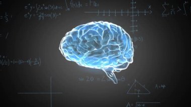 Matematiksel denklemlerin animasyonu insan beyninin simgesini siyah arkaplanda döndürmek üzerinedir. Tıbbi araştırma ve iş teknolojisi kavramı