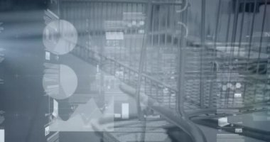 Alışveriş arabasında finansal veri işleme animasyonu. Küresel perakende, finans ve dijital arayüz kavramı dijital olarak oluşturulmuş video.