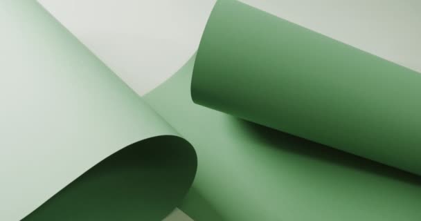 Крупним Планом Зеленокатаний Шматок Паперу Білому Тлі Копіювальним Простором Повільному — стокове відео