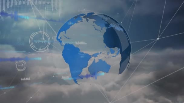 Animação Globo Sobre Pontos Conectados Contra Visão Aérea Nuvens Densas — Vídeo de Stock