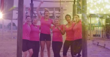 Engel parkurunda çeşitli kadınların üzerinde hafif noktaların hareketlenmesi el kaldırıyor. Küresel spor, sağlık, fitness ve dijital arayüz kavramı dijital olarak oluşturulmuş video.