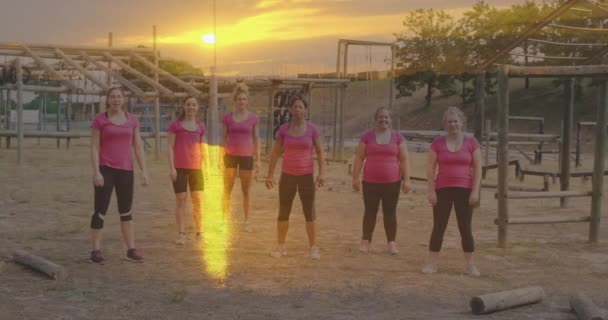 Animation Sur Diverses Femmes Avec Coach Parcours Obstacles Concept Mondial — Video