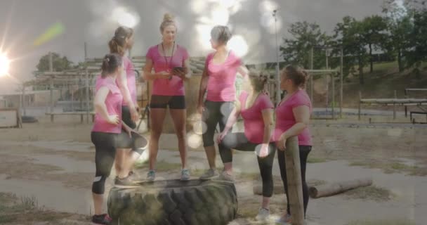 Animation Über Diverse Frauen Mit Trainer Hindernisparcour Globales Sport Gesundheits — Stockvideo