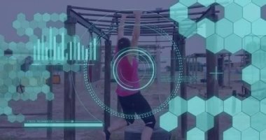 Engel parkurundaki çeşitli kadınlar üzerinde bir animasyon. Küresel spor, sağlık, fitness ve dijital arayüz kavramı dijital olarak oluşturulmuş video.