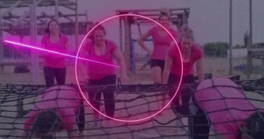 Engelli parkurundaki çeşitli kadınlar üzerinde bir animasyon. Küresel spor, sağlık, fitness ve dijital arayüz kavramı dijital olarak oluşturulmuş video.