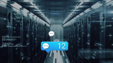 Sunucu odasındaki bilgisayar dili üzerinden numara değiştiren ileti simgelerinin canlandırılması. Dijital bileşik, çoklu pozlama, büyüme, sosyal medya, kodlama, teknoloji ve ağ sunucu kavramı.