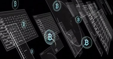 Siyah arkaplana karşı veri işleme arayüzü üzerinde yüzen bitcoin sembollerinin animasyonu. Bilgisayar arayüzü ve kripto para birimi teknolojisi kavramı