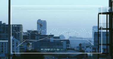 Yüksek binaların havadan görüntüsüne karşı istatistiksel veri işleme arayüzünün animasyonu. Bilgisayar arayüzü ve iş veri teknolojisi kavramı