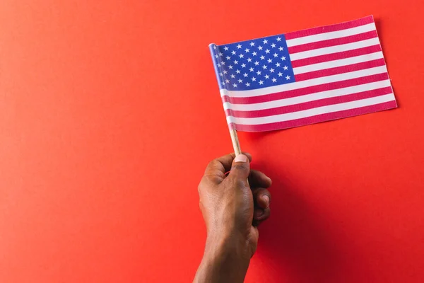 Amerikai Egyesült Államok Zászlaját Tartó Kétkezi Ember Keze Fénymásolási Hellyel — Stock Fotó
