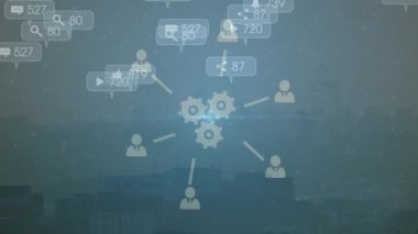 Dijital simgelerin şehir manzarası üzerinde canlandırılması. Küresel iş, bulut hesaplama ve veri işleme kavramı dijital olarak oluşturulmuş video.