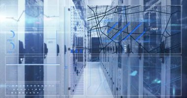 Bilgisayar sunucu odasına karşı veri işleme ve mozaik karelerle arayüzün animasyonu. Bilgisayar arayüzü ve iş veri depolama teknolojisi kavramı