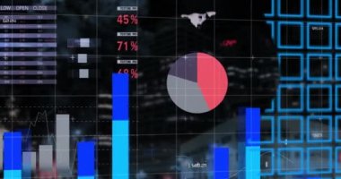 Arka planda aydınlatılmış modern binalara karşı harita üzerinde bilgi arayüzü animasyonu. Dijital bileşik, çoklu pozlama, küresel, rapor, iş, ilerleme ve teknoloji kavramı.