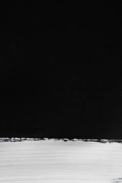 Nahaufnahme Eines Weißen Farbstreifens Auf Schwarzem Hintergrund Mit Kopierraum Abstrakter — Stockfoto